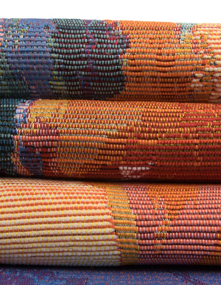 Detail image of  2' x 6'  Washable Modern Indoor / Outdoor Runner Rug