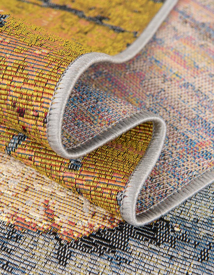 Detail image of  2' 7 x 12'  Washable Modern Indoor / Outdoor Runner Rug