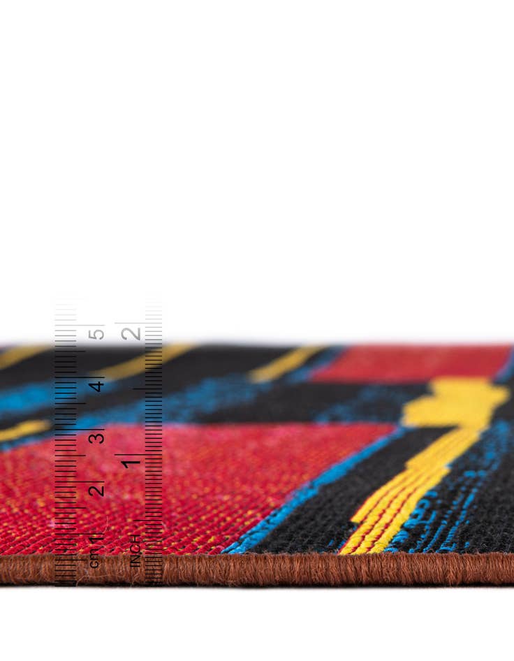 Detail image of  2' 7 x 10'  Washable Modern Indoor / Outdoor Runner Rug