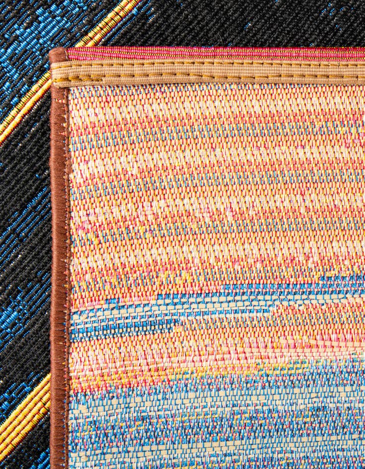 Detail image of  2' 7 x 10'  Washable Modern Indoor / Outdoor Runner Rug
