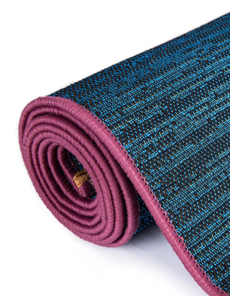 Detail image of  2' x 6'  Washable Modern Indoor / Outdoor Runner Rug