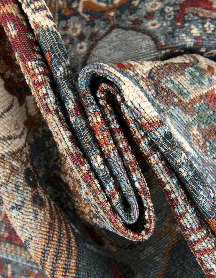 Detail image of  2' 7 x 10'  Washable Traditional Indoor / Outdoor Runner Rug