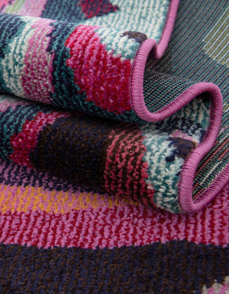 Detail image of  2' 7 x 10'  Washable Theia Runner Rug