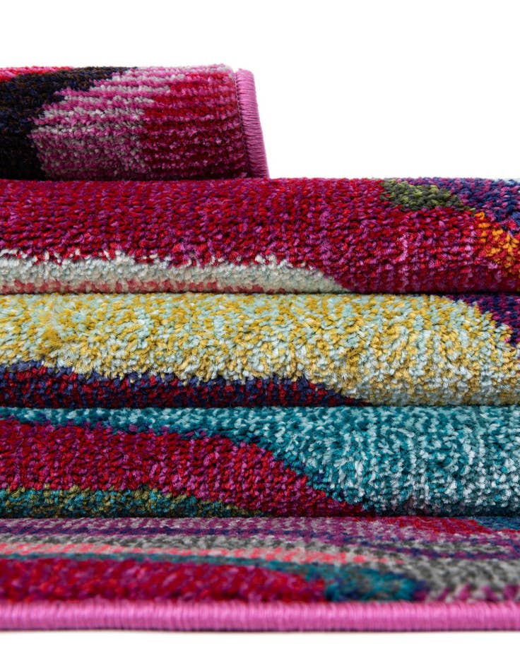Detail image of  2' 7 x 10'  Washable Theia Runner Rug