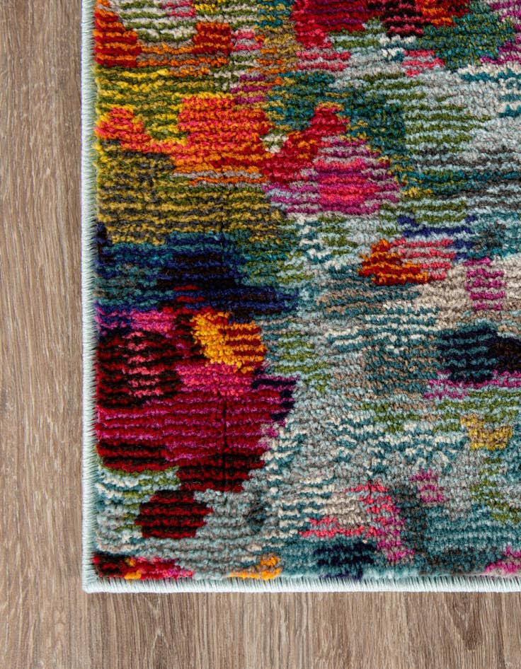 Detail image of  2' 7 x 10'  Washable Theia Runner Rug