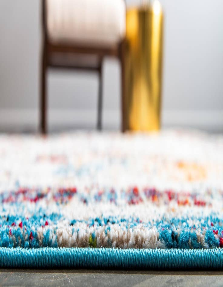 Detail image of  2' 7 x 10' Veneto Runner Rug