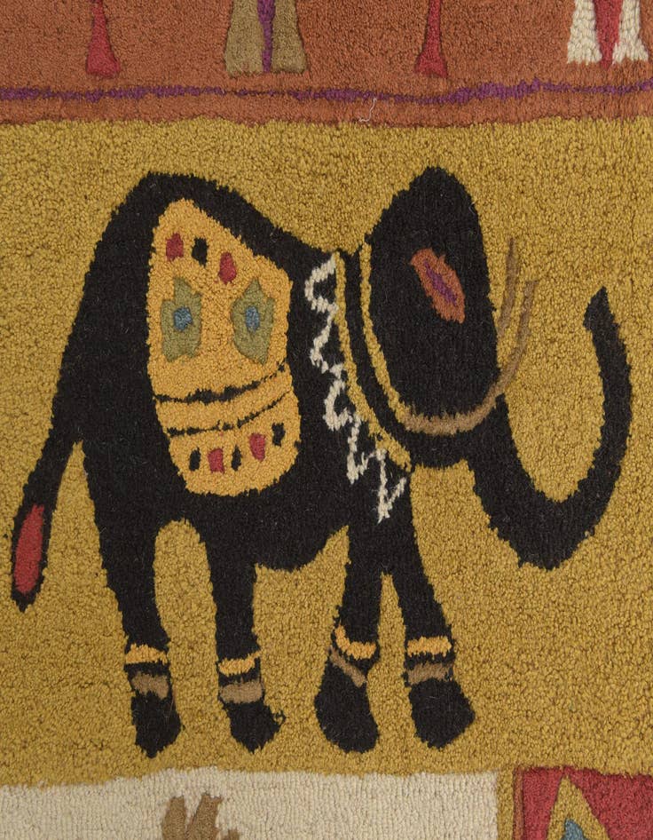 Detail image of  7' 8 x 9' 7 Agra Square Rug