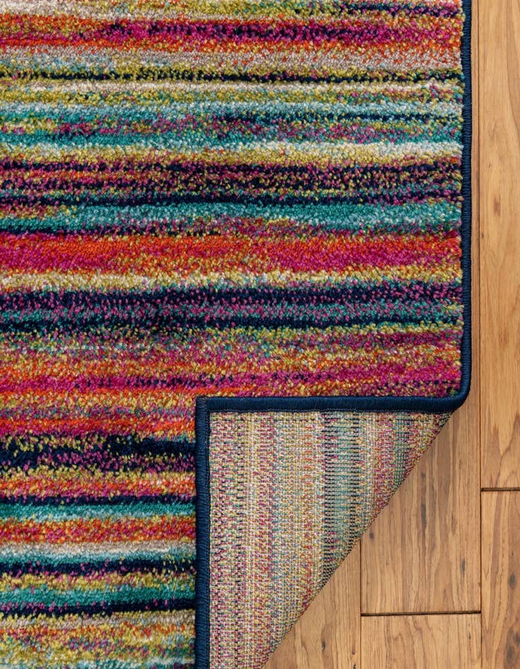 Detail image of  7' 10 x 7' 10 Azalea Square Rug