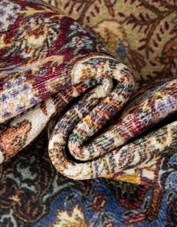 Detail image of  5' 1 x 5' 1 Boutique Square Rug