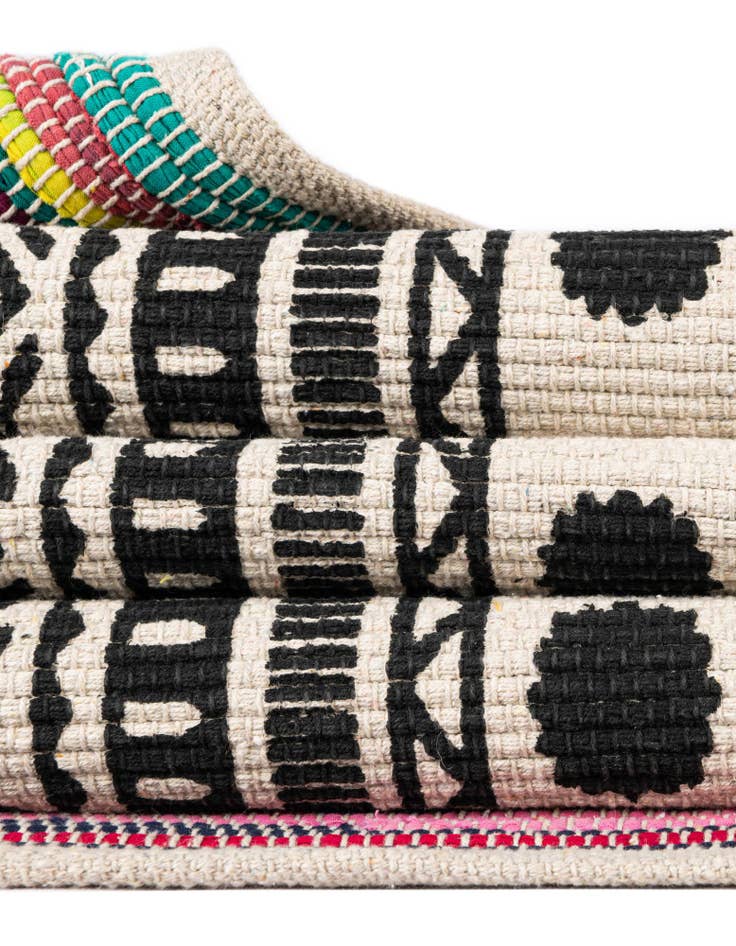 Detail image of  7' 10 x 7' 10  Hand Braided Chindi Cotton Square Rug