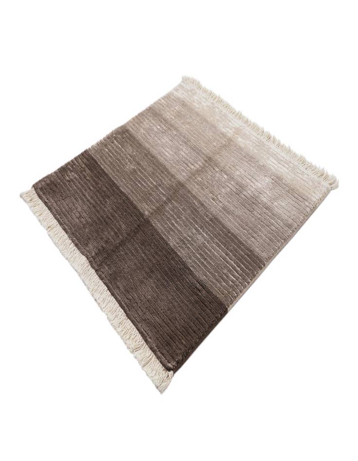 Detail image of  2' 6 x 2' 7  Hand Knotted Darya Wool Square Rug