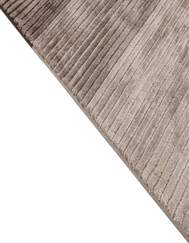 Detail image of  2' 6 x 2' 7  Hand Knotted Darya Wool Square Rug