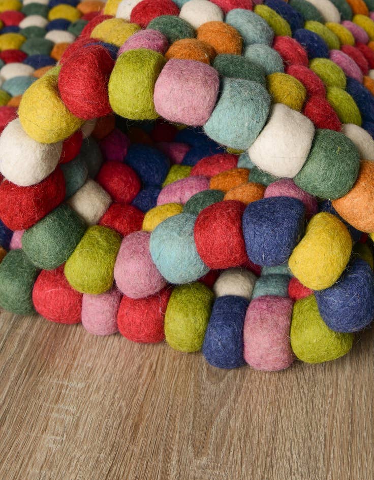 Detail image of  7' 10 x 7' 10 Felt Ball Wool Square Rug