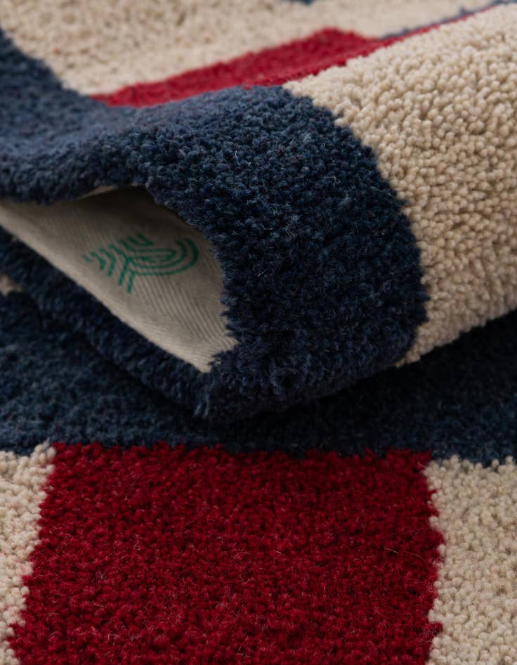 Detail image of  4' 1 x 4' 1 Handtufted Wool Square Rug