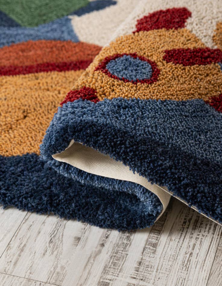 Detail image of  8' x 8' Handtufted Wool Square Rug