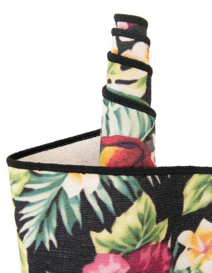 Detail image of  7' 10 x 7' 10  Washable Jill Zarin Caribbean Indoor / Outdoor Square Rug