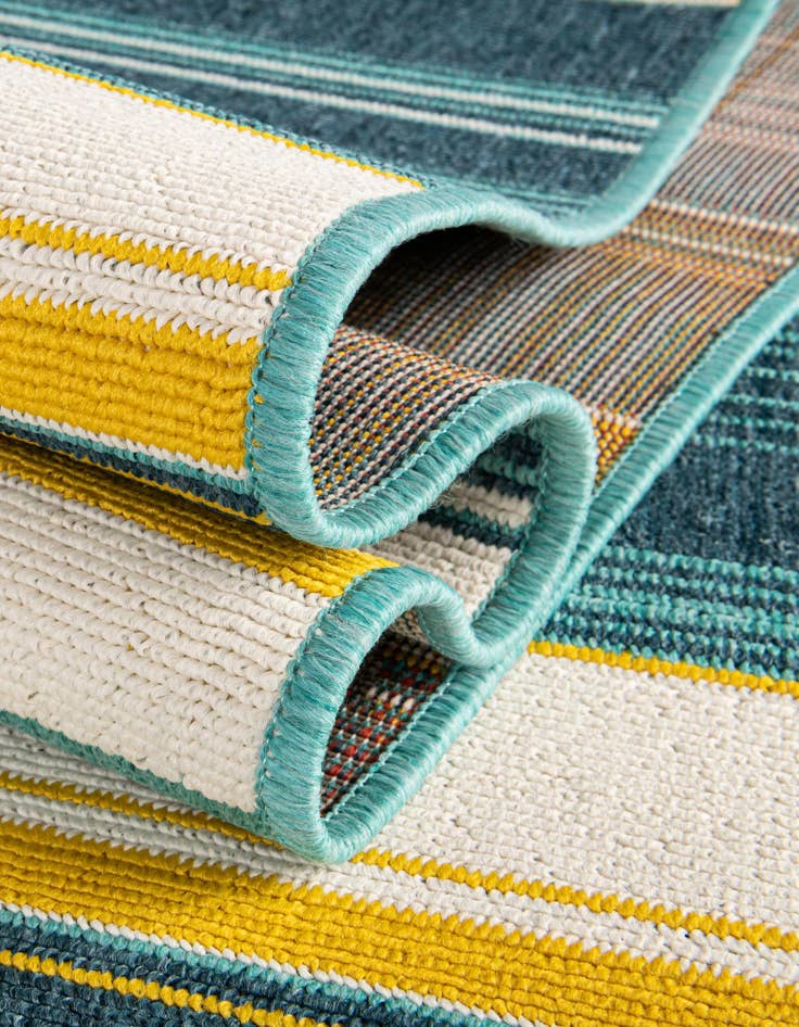 Detail image of  7' 10 x 7' 10  Washable Border Indoor / Outdoor Square Rug