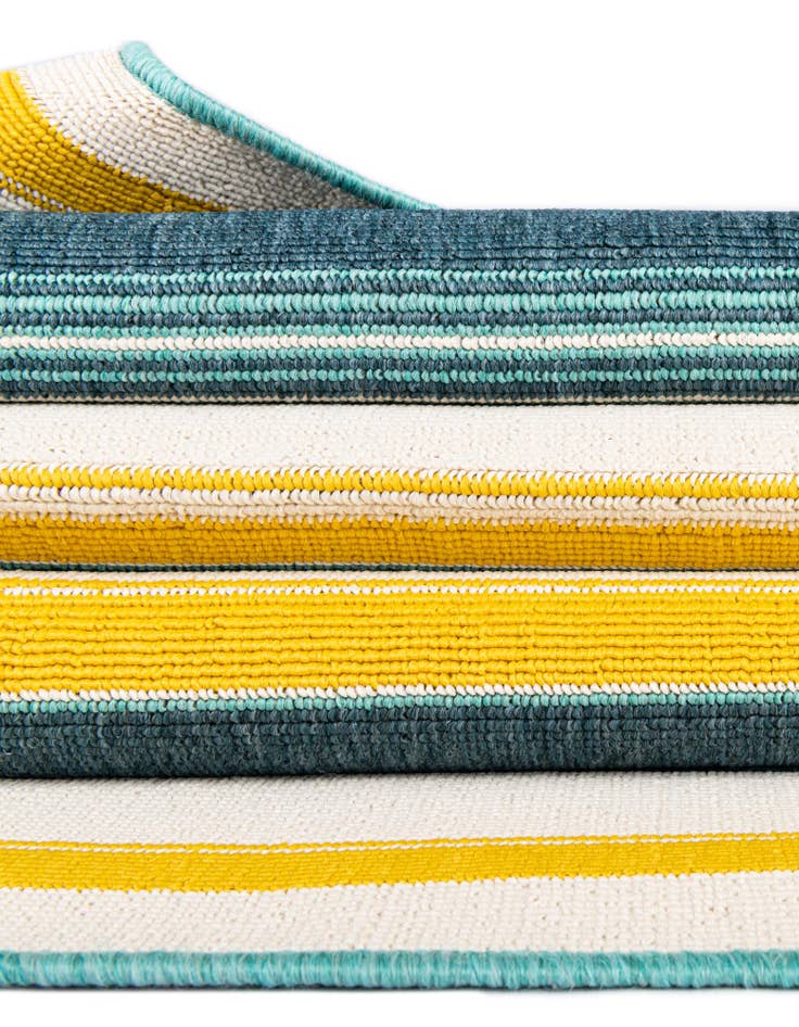 Detail image of  7' 10 x 7' 10  Washable Border Indoor / Outdoor Square Rug