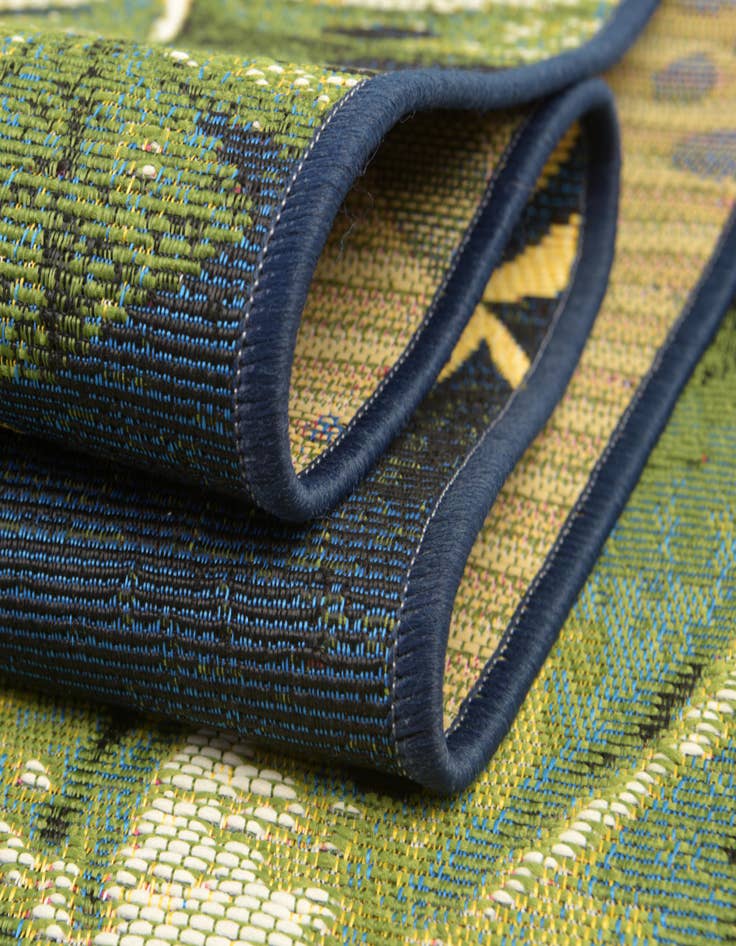 Detail image of  6' x 6'  Washable Botanical Indoor / Outdoor Square Rug