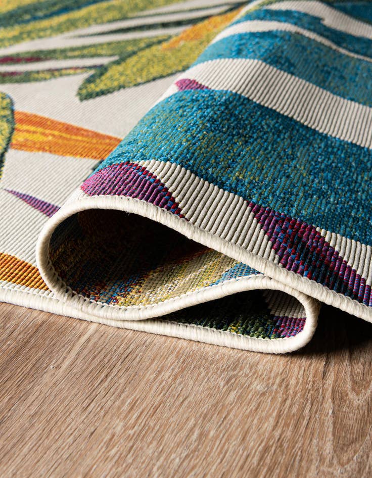 Detail image of  6' x 6'  Washable Botanical Indoor / Outdoor Square Rug