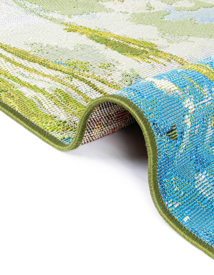 Detail image of  8' x 8'  Washable Botanical Indoor / Outdoor Square Rug