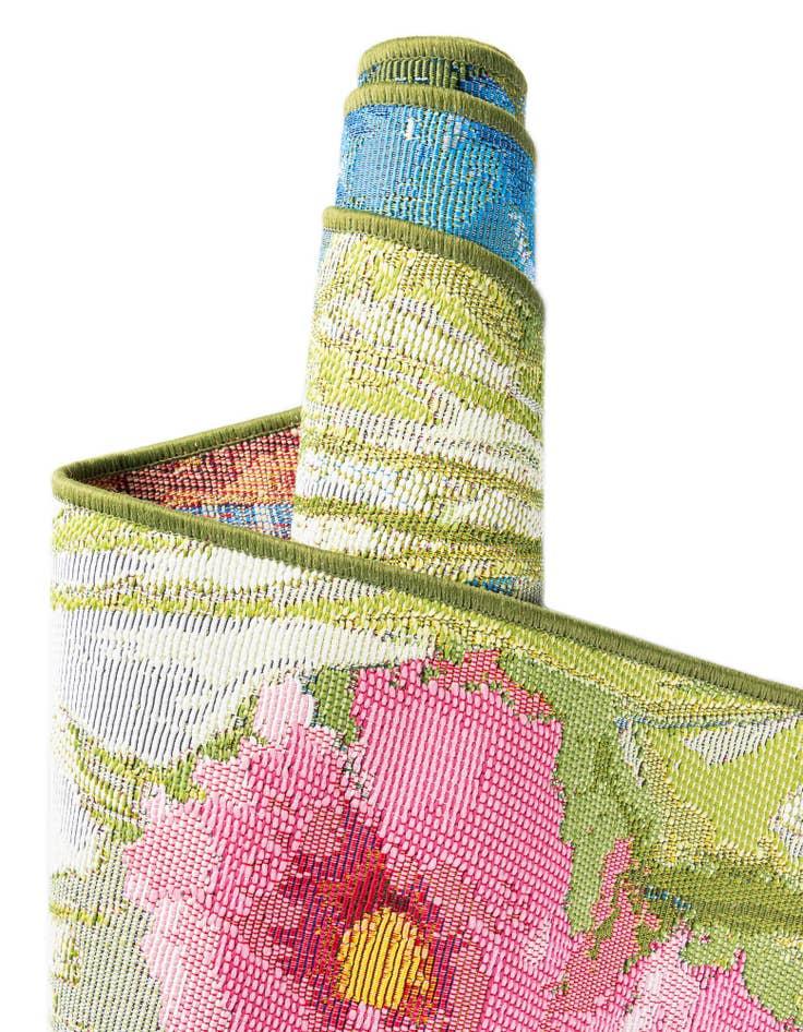 Detail image of  8' x 8'  Washable Botanical Indoor / Outdoor Square Rug