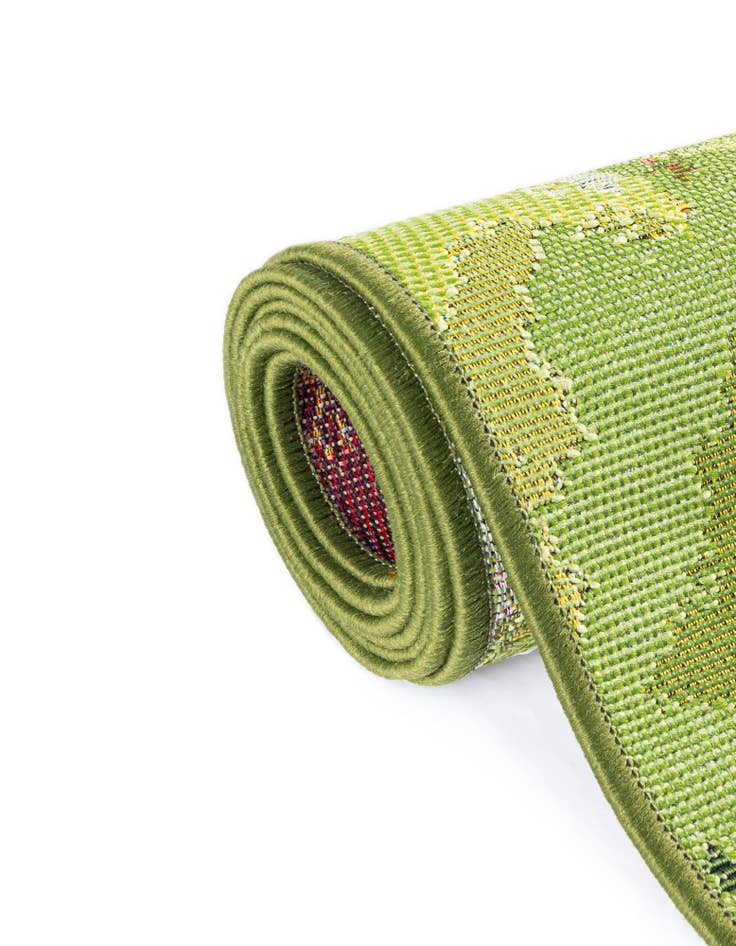 Detail image of  8' x 8'  Washable Botanical Indoor / Outdoor Square Rug