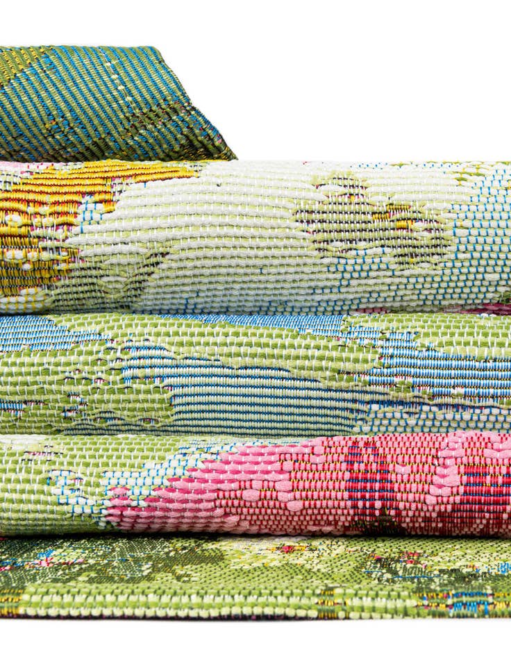 Detail image of  8' x 8'  Washable Botanical Indoor / Outdoor Square Rug