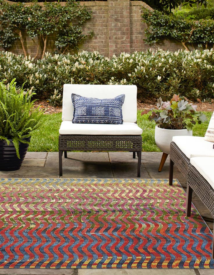 Detail image of  6' x 6'  Washable Modern Indoor / Outdoor Square Rug