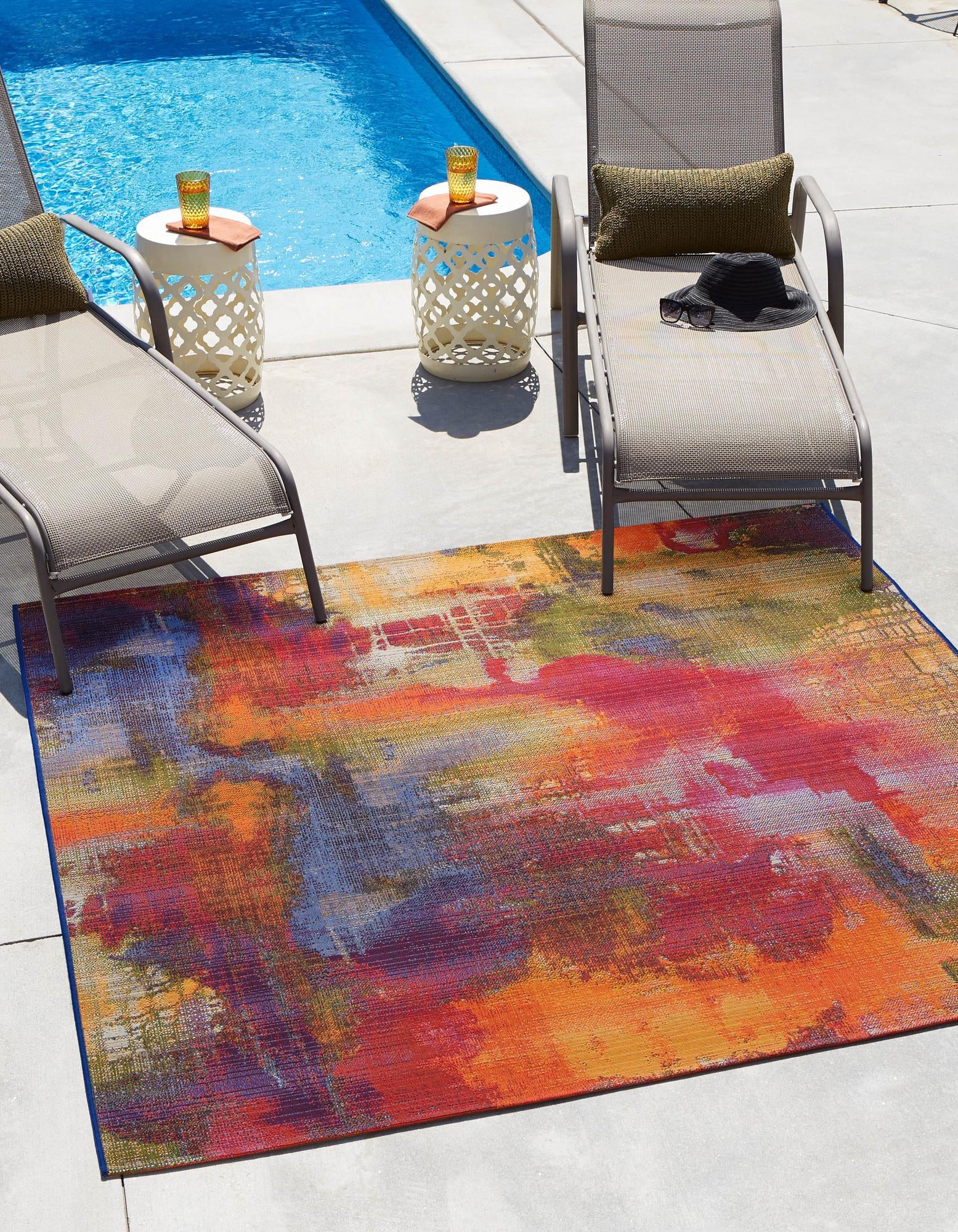Multicolor 5' 3 x 8' Modern Indoor / Outdoor Rug | Rugs.com