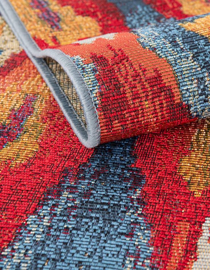 Detail image of  5' 3 x 5' 3  Washable Modern Indoor / Outdoor Square Rug