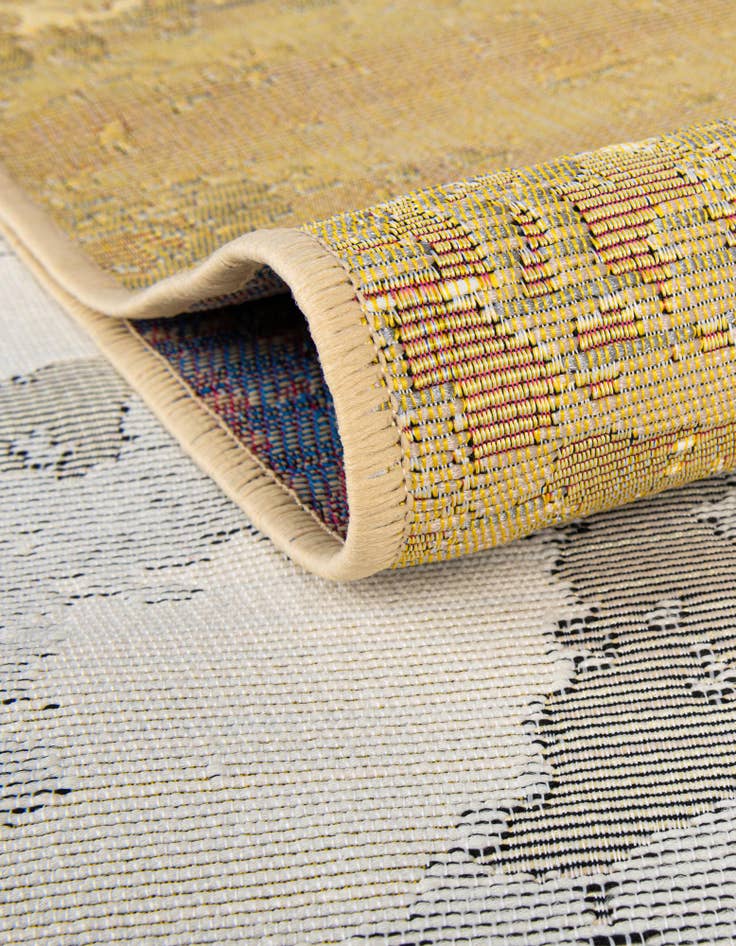 Detail image of  7' 10 x 7' 10  Washable Modern Indoor / Outdoor Square Rug