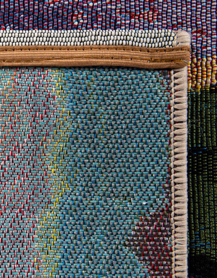 Detail image of  7' 10 x 7' 10  Washable Modern Indoor / Outdoor Square Rug