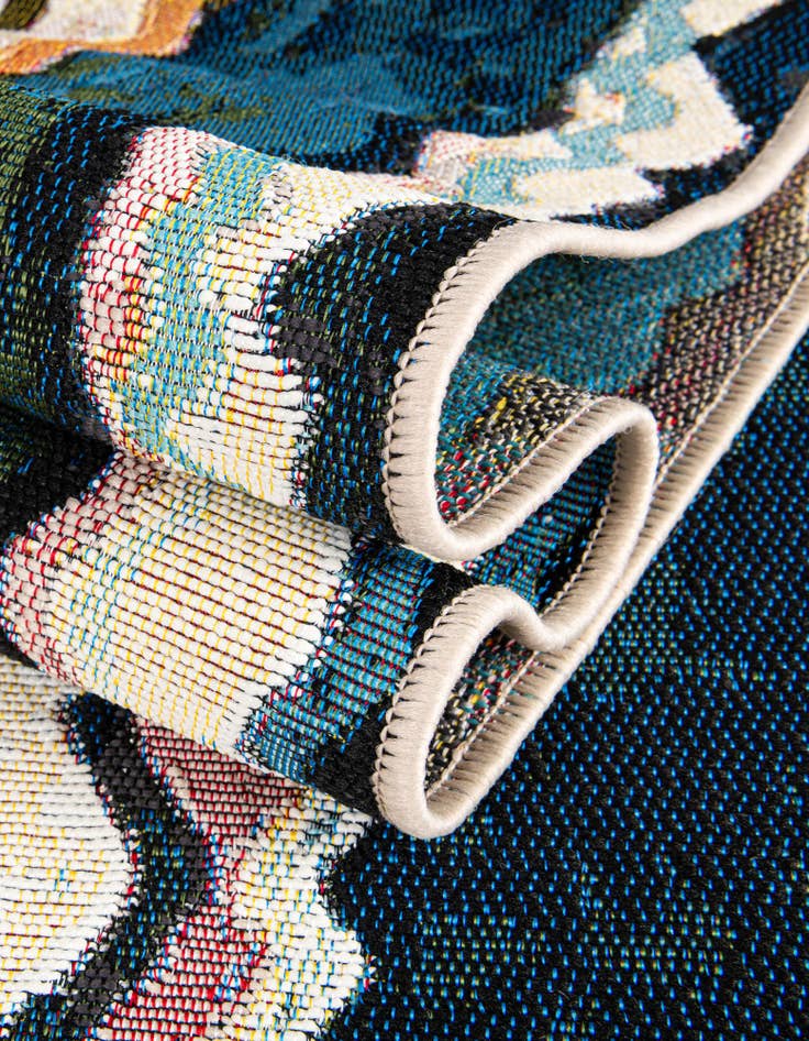 Detail image of  7' 10 x 7' 10  Washable Modern Indoor / Outdoor Square Rug