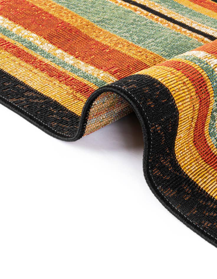 Detail image of  7' 10 x 7' 10  Washable Modern Indoor / Outdoor Square Rug