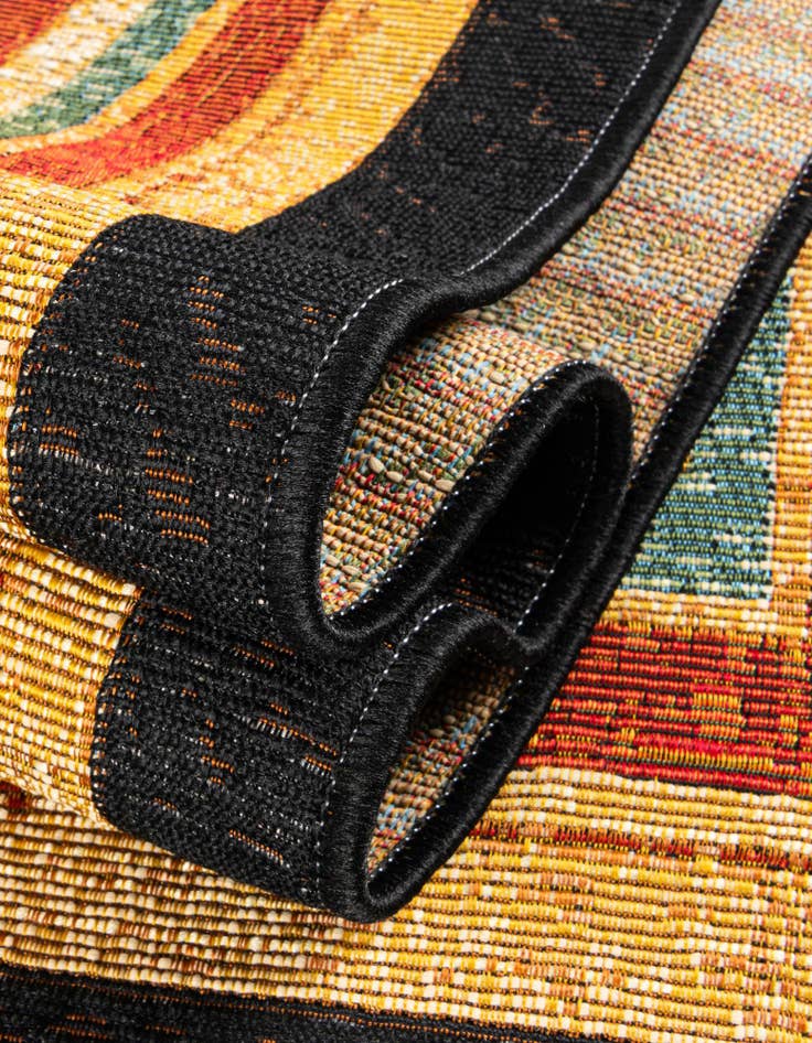 Detail image of  7' 10 x 7' 10  Washable Modern Indoor / Outdoor Square Rug