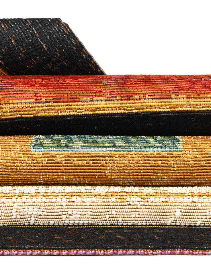 Detail image of  7' 10 x 7' 10  Washable Modern Indoor / Outdoor Square Rug