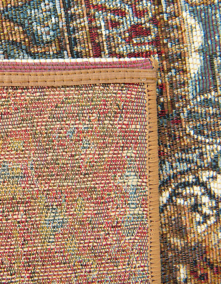 Detail image of  7' 10 x 7' 10  Washable Traditional Indoor / Outdoor Square Rug