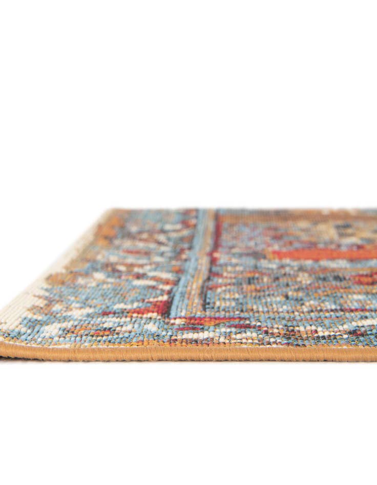 Detail image of  7' 10 x 7' 10  Washable Traditional Indoor / Outdoor Square Rug