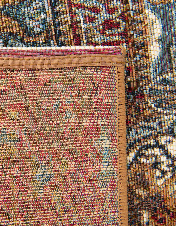 Detail image of  7' 10 x 7' 10  Washable Traditional Indoor / Outdoor Square Rug