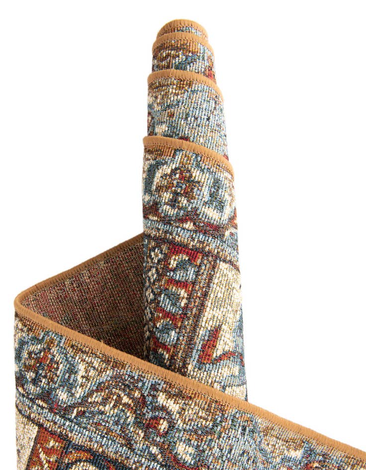 Detail image of  7' 10 x 7' 10  Washable Traditional Indoor / Outdoor Square Rug