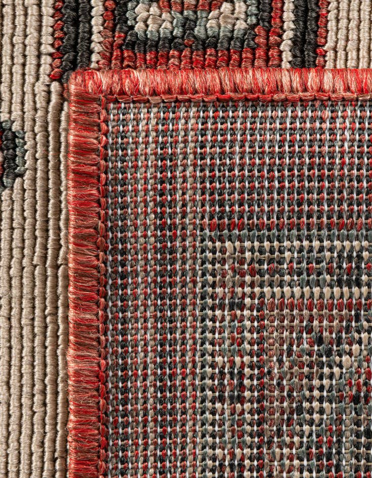 Detail image of  7' 10 x 7' 10  Washable Traditional Indoor / Outdoor Square Rug