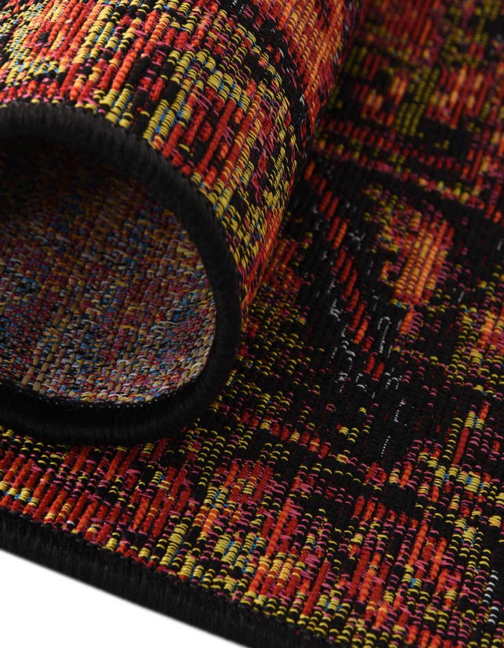 Detail image of  7' 10 x 7' 10  Washable Tribal Indoor / Outdoor Square Rug