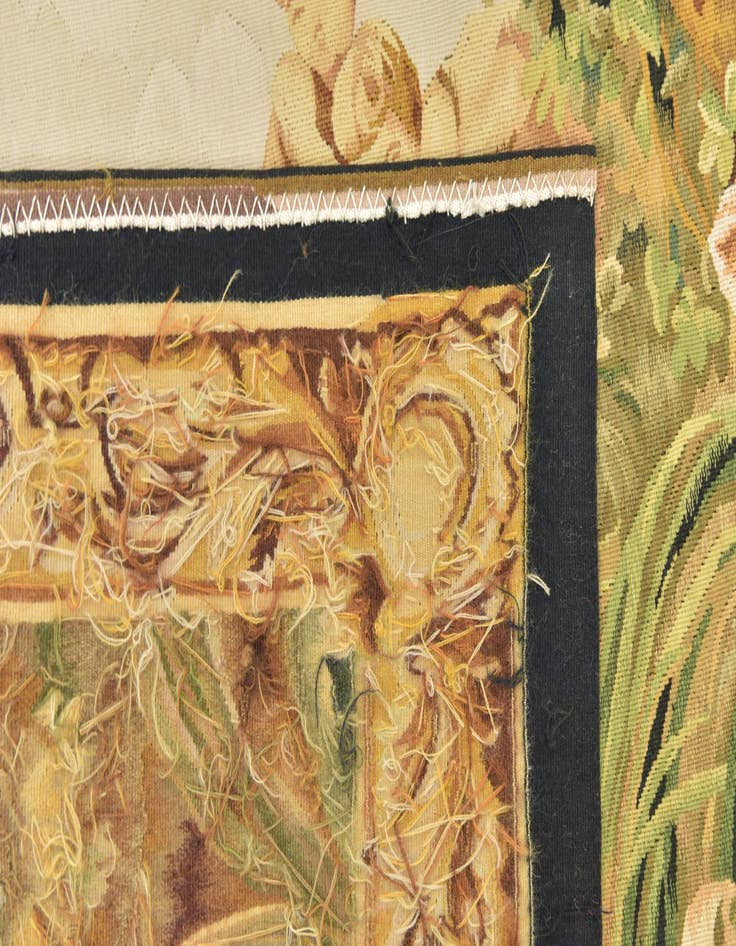 Detail image of  4' 8 x 5' 9 Tapestry Square Rug