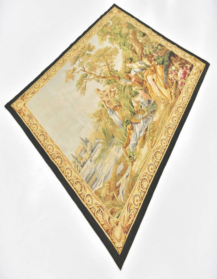 Detail image of  4' 8 x 5' 9 Tapestry Square Rug