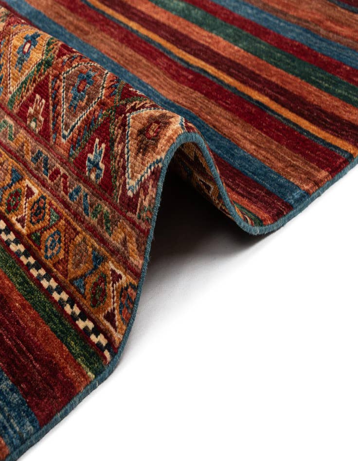 Detail image of  6' 9 x 10' 3 Ariana Rug