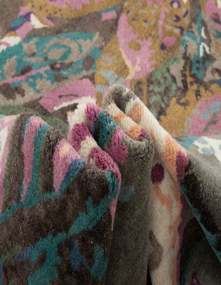 Detail image of  8' 2 x 9' 11  Hand Knotted Modern Manshu Wool Rug