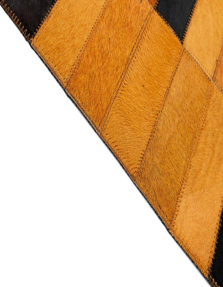 Detail image of  4' 11 x 8' Cowhide - Patchwork Rug