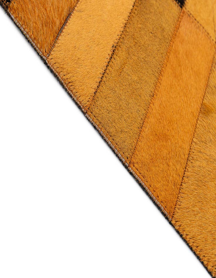 Detail image of  4' 11 x 8' Cowhide - Patchwork Rug