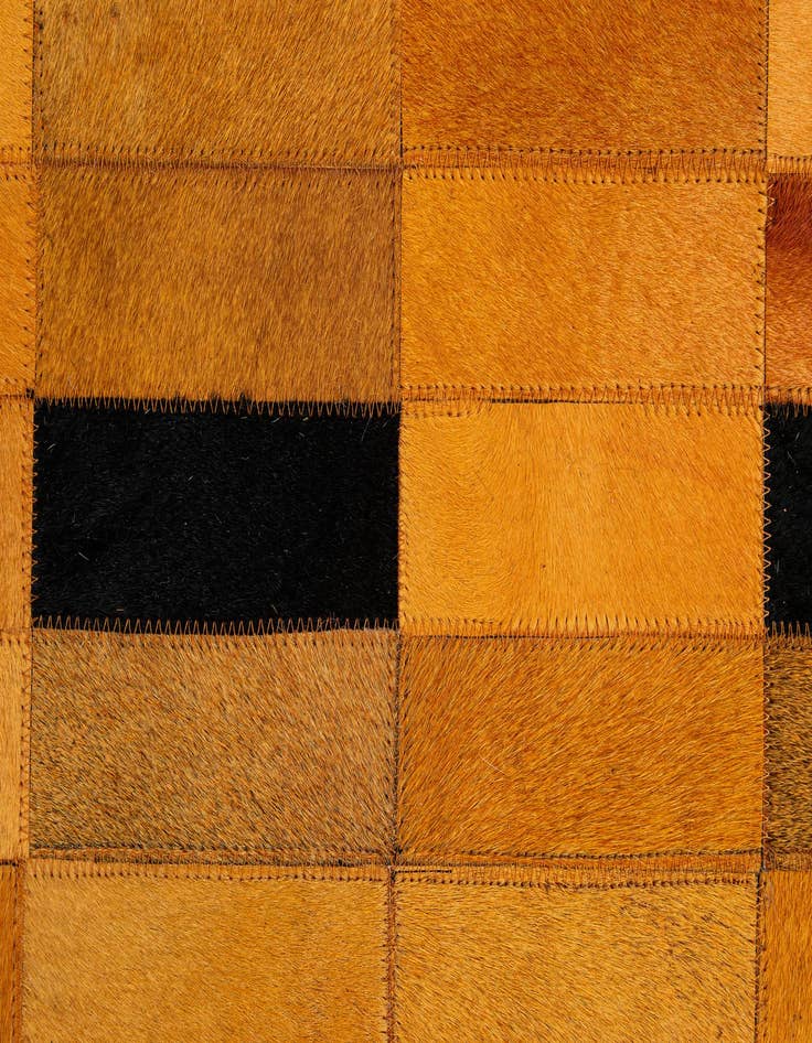 Detail image of  4' 11 x 8' Cowhide - Patchwork Rug
